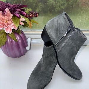 Sam Edelman Paige Velvet Fringed Ankle Bootie Gray Size 8 EUC